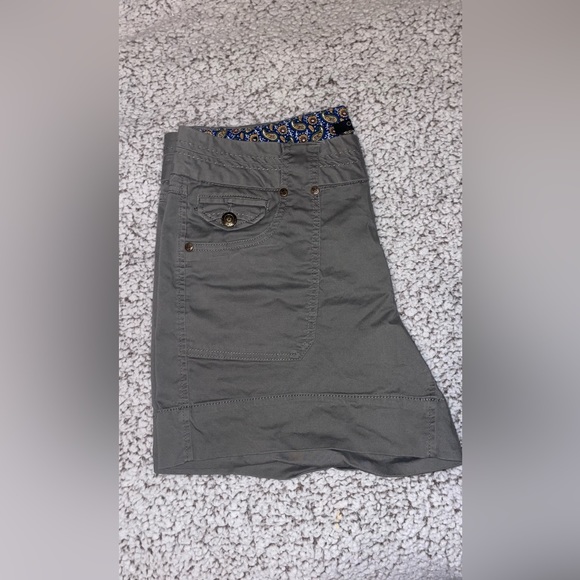 ONE5ONE NEVER WORN GREEN SHORT SIZE 14 PETITE - Picture 12 of 12